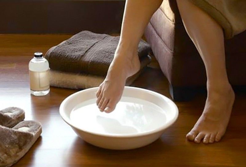 Baño de pies con sales del mar muerto