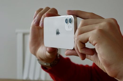 ¿Son peligrosas las radiaciones del Iphone 12?