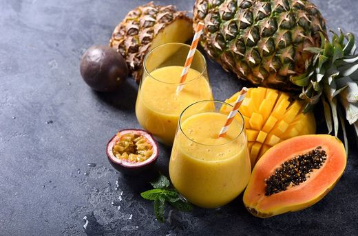 Retrasa el envejecimiento de tu piel comiendo frutas tropicales